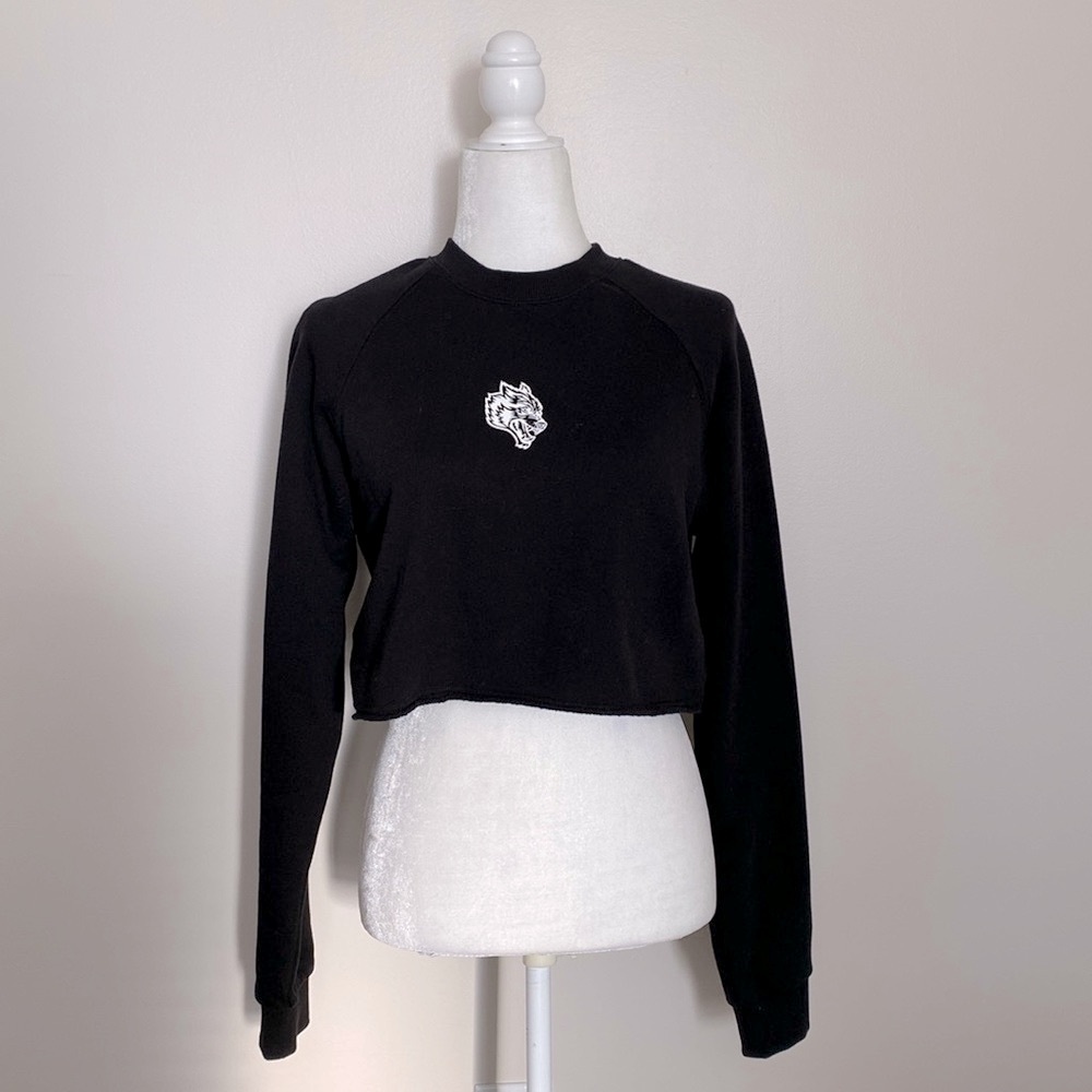 NWOT Darc Sport “SHE” limited edition special invite werewolf crop sweatshirt